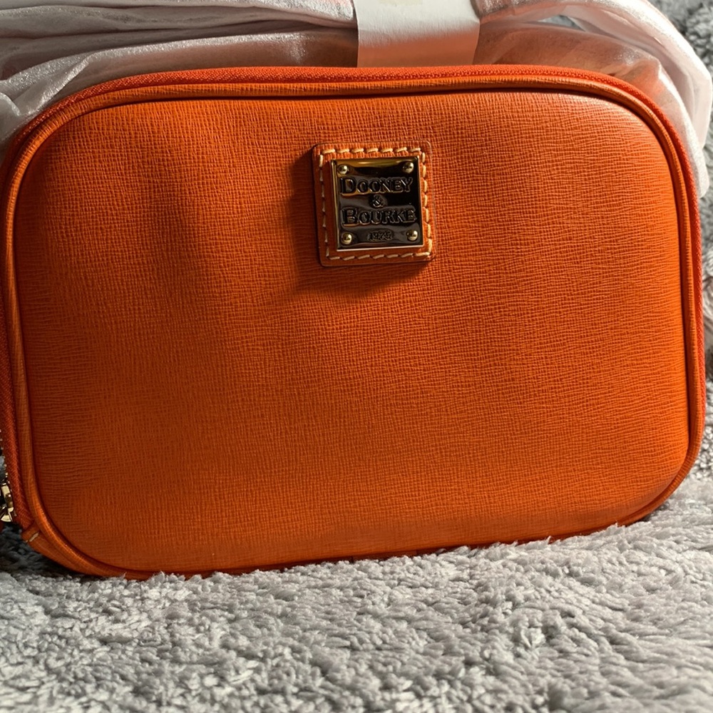 NWT Dooney & Bourke Saffiano Sawyer Crossbody